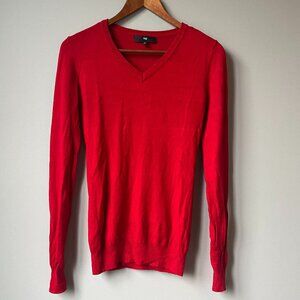 Tag red V-neck fitted sweater in size XS